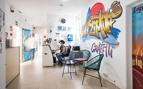 No Limit Hostel Graffiti
